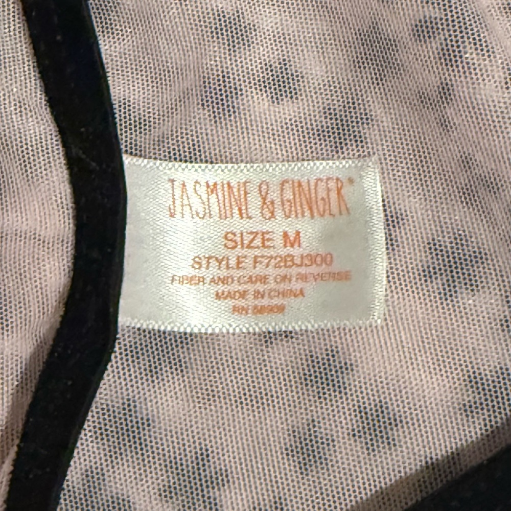Jasmine & Ginger Floral Lace Bralette in Pink and Black - Picture 8 of 10
